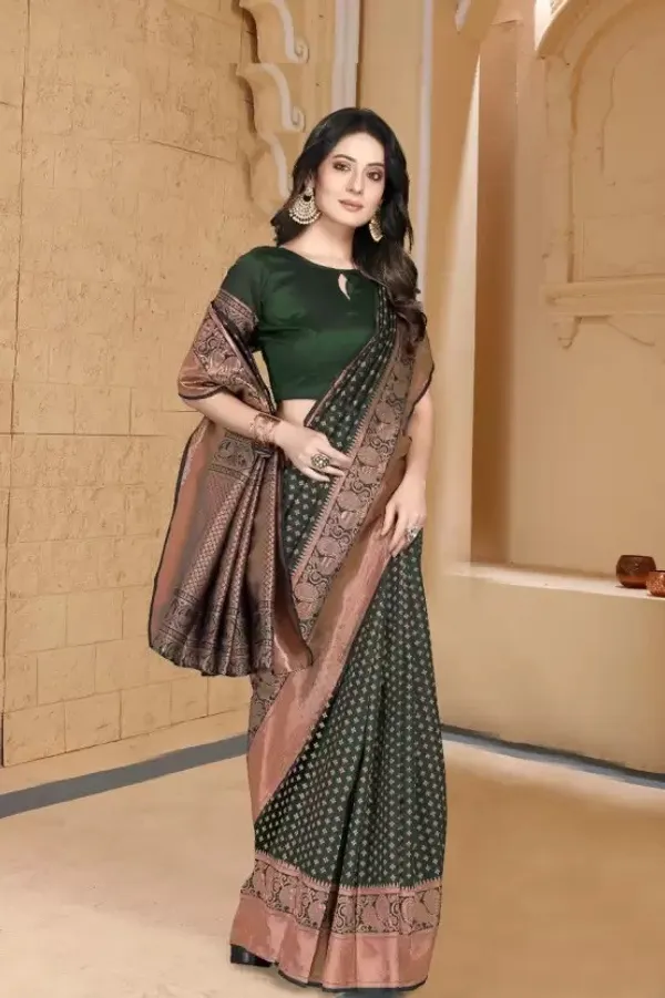 Green_Woven_Kanjivaram_Silk_Saree_with_Saree_Cover